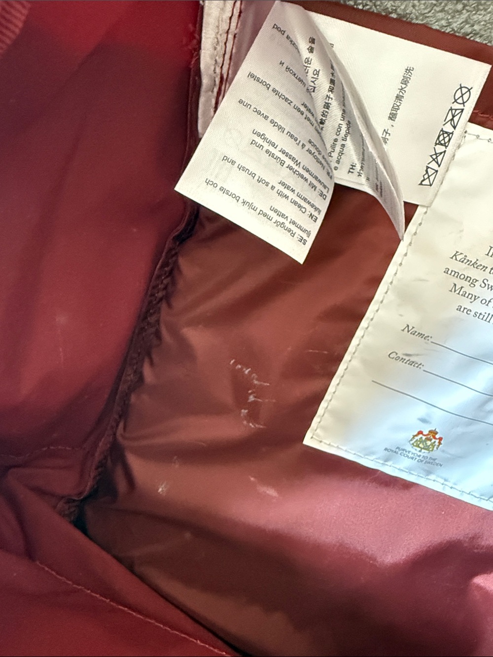 Fjallraven Kånken Mini Backpack in Burgundy - Picture 3 of 6